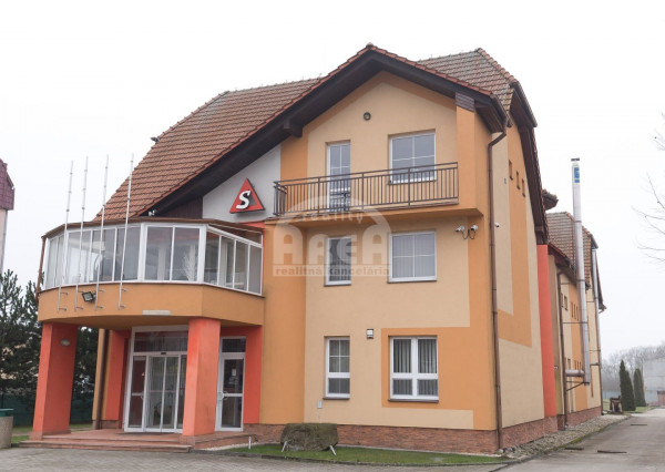 Polyfunkčný objekt vo Vranove nad Topľou