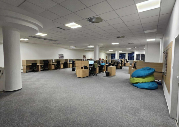 Na prenájom obchodné priestory vo Vranove n. Topľou