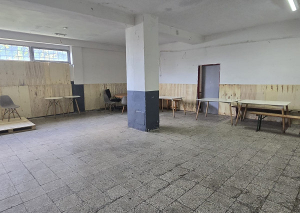 Obchodné centrum v obci Trhovište
