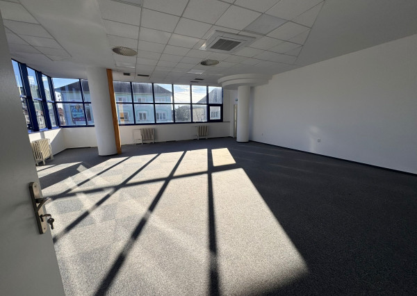 Na prenájom obchodné priestory vo Vranove n. Topľou