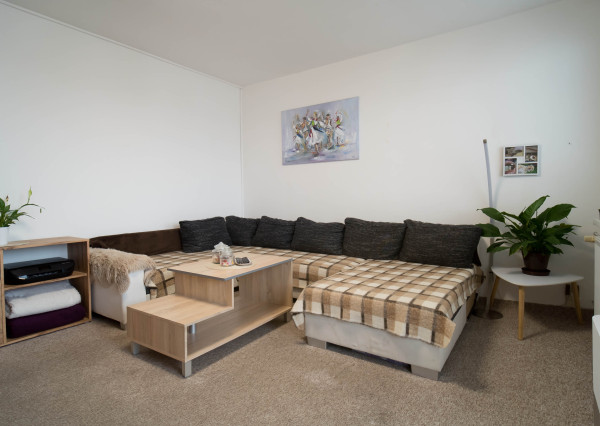 Priestranný 5- izbový byt na sídlisku Východ v Michalovciach