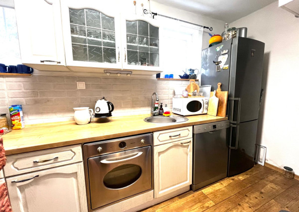 Dvojpodlažná murovaná chata na Zemplínskej Šírave