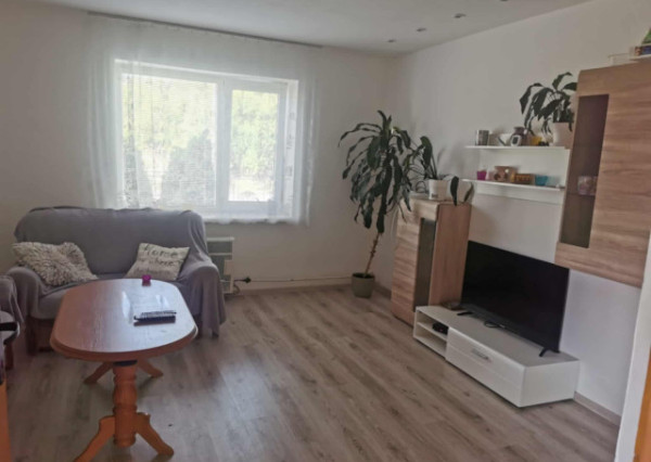 Rodinný dom s krásnym pozemkom  v obci Petrikovce