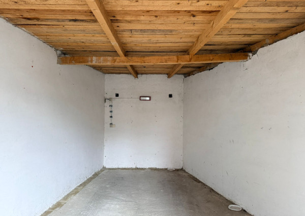 Na prenájom garáž + státie na sídlisku SNP v Michalovciach