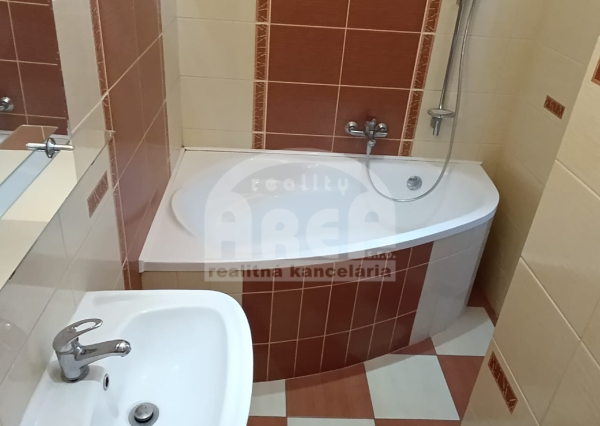 2- izbový byt na sídlisku Stráňany v Michalovciach