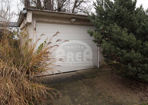 Tehlový 3- izbový byt s pozemkom na ulici S. Chalupku v Mi