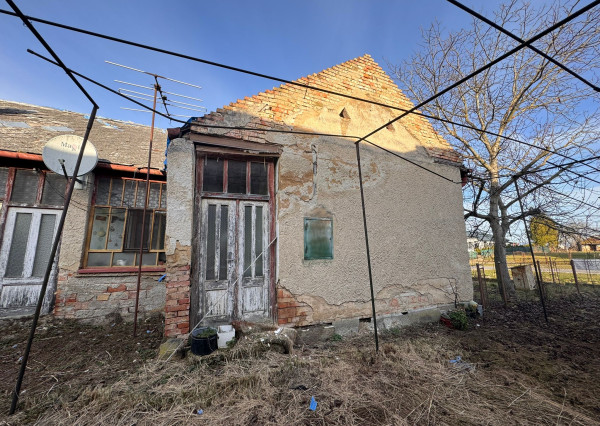 Pozemok so starším domom v obci Veľké Revištia