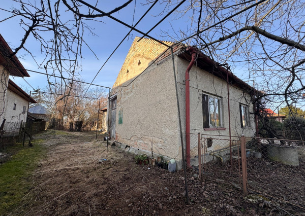 Pozemok so starším domom v obci Veľké Revištia