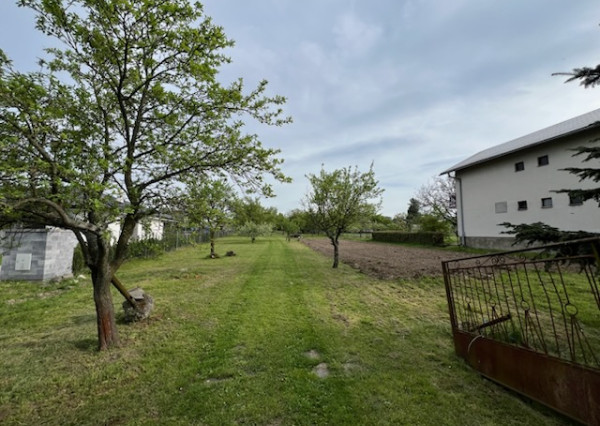 Pozemok na výstavbu rodinného domu v obľúbenej obci Zalužice