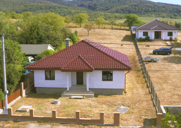 Krásna novostavba rodinného domu typu bungalov v obci Staré