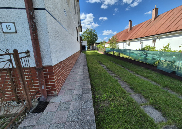 Útulný rodinný dom s veľkým potenciálom v obci Zbehňov